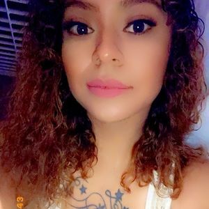 Meet your Posher, Reyna